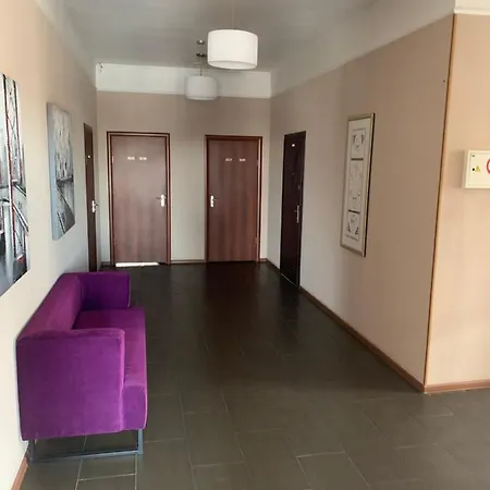 Green Hotel *