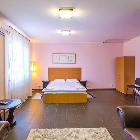 Green Hotel